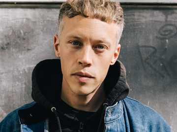 Lander Gyselinck niet achter drums op nieuw muzikaal project: ‘Ode aan mijn oma’