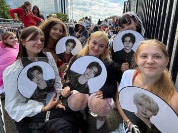 Gezien: Fans schuiven uren aan voor K-popsensatie Enhypen