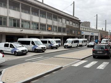 Grootscheepse controleactie in handelszaken Brabantwijk