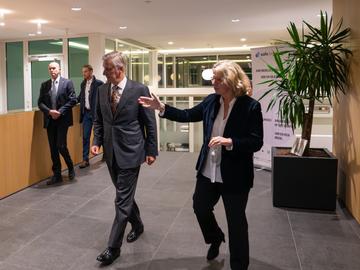 Koning Filip brengt bezoek aan crisiscentrum van safe.brussels