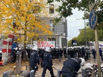 Twee aanhoudingen na protest tegen uitzetting, zeventig mensen belanden op straat