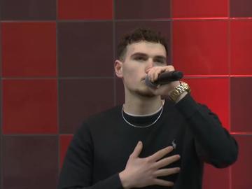 M2RY: de 19-jarige rapper achter het lied 'Attentat' op de herdenking in Maalbeek