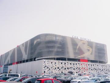 Brussels Airport opent zondag nieuwe parkeertoren met acht verdiepingen