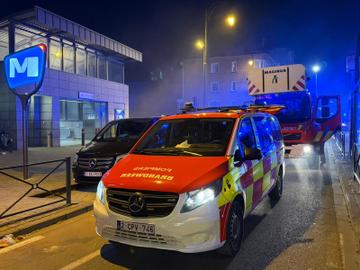 Brand in metrostel in station Belgica