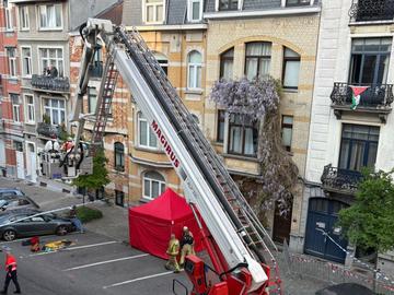 Vijftiger sterft in brand in Schaarbeek: vrouw opgepakt voor opzettelijke brandstichting