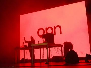 Oneohtrix Point Never in Bozar: een hallucinerende trip tussen oerknal en doomscrollen