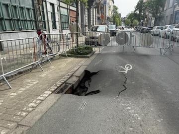 Nieuw zinkgat in de Munthofstraat