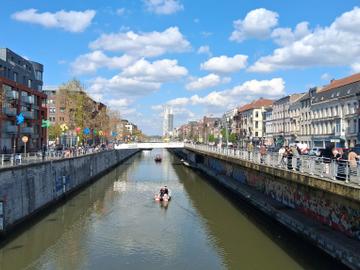 Brusselse brandweer op zoek naar drijvend voorwerp in kanaal: 'Mogelijk een lichaam'