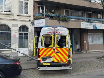 Botsing tussen privé-ziekenwagen en tram: drie gewonden