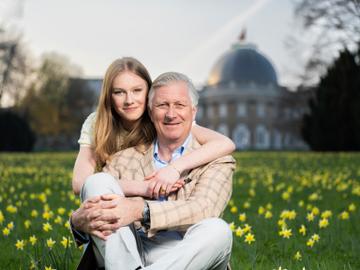 Koning Filip en jongste dochter Eléonore vieren verjaardag met nostalgische foto