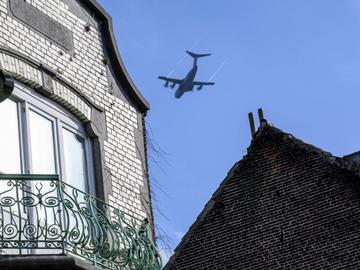 Lennik zet stappen tegen vliegroute 07L, Dilbeek verkiest overleg boven rechtbank