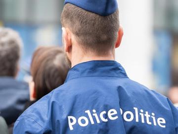 Gevel beschoten in laken, verdachten met steps gevlucht