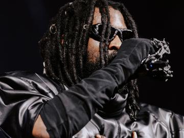 Damso vecht met zijn demonen tijdens spectaculaire show in ING Arena