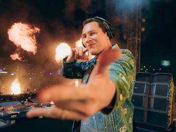 Tiësto speelt onder Atomium eerste Brusselse headline show in 20 jaar