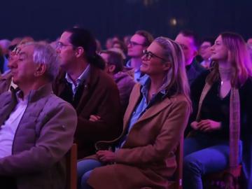 KIJK. Prinses Delphine op concert van Christoff in Basiliek: 'Ik hou van de gezelligheid'