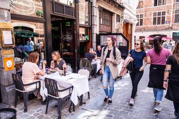 11 ilot sacré beenhouwersstraat restaurant terras toerist toerisme toeristen