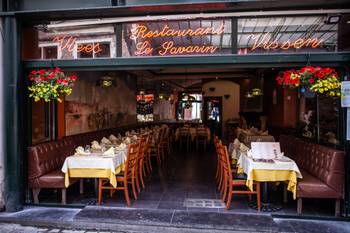 18 ilot sacré beenhouwersstraat restaurant terras toerist toerisme toeristen