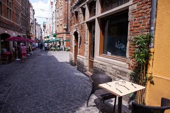 24 ilot sacré beenhouwersstraat restaurant terras toerist toerisme toeristen