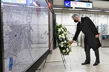 Koning Filip op de herdenkingsplechtigheid in metrostatrion Maalbeek op 22 maart 2021, precies 5 jaar na de aanslagen van 22 maart 2016
