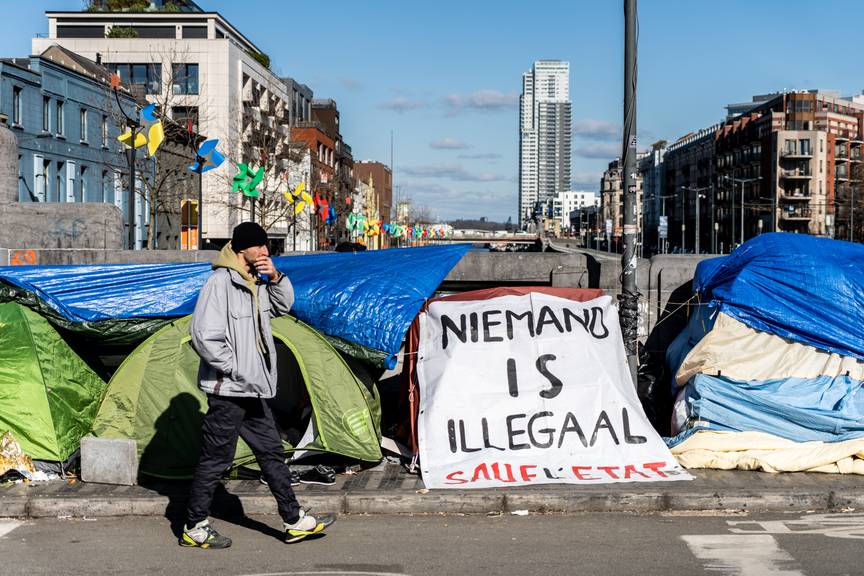 Vierhonderdtal Mensen Betogen Voor Regularisatie Mensen Zonder Papieren ...