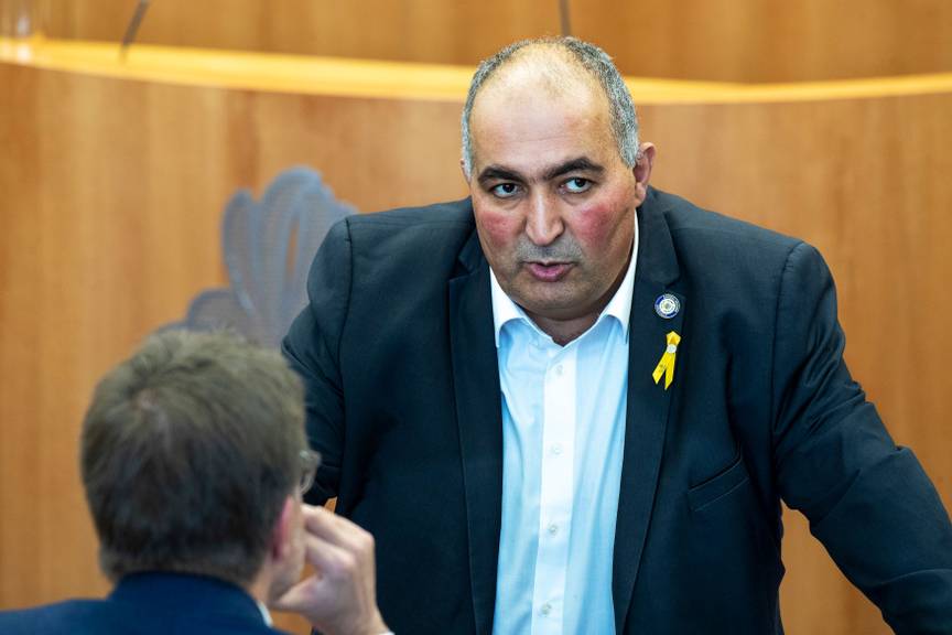 Fouad Ahidar (Vooruit.brussels) tijdens een plenaire vergadering in het Brussels parlement op 20 oktober 2022