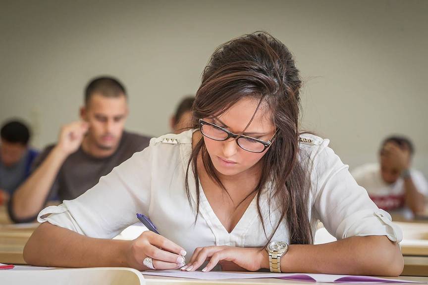 Studenten HUB studeren examens herexamens
