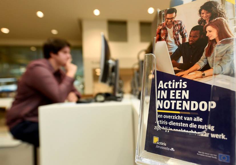 Actiris verzorgt de begeleiding van werkzoekenden naar werk in Brussel.