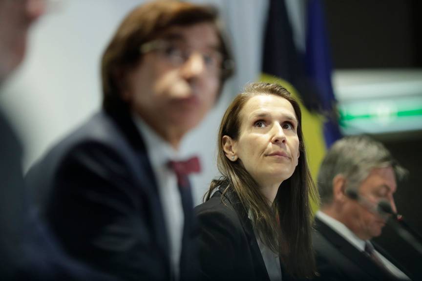 Elio Di Rupo, eerste minister Sophie Wilmès en Vlaams minister-president Jan Jambon op de persconfrentie na de Nationale Veiligheidsraad van vrijdag 24 april 2020