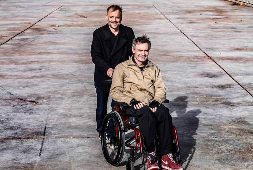 Brussel helpt 2022: Geert Palmers en David Seffer van vzw Kinumai, dat faciliteiten voor rolstoelgebruikers in Brussel wil verbeteren