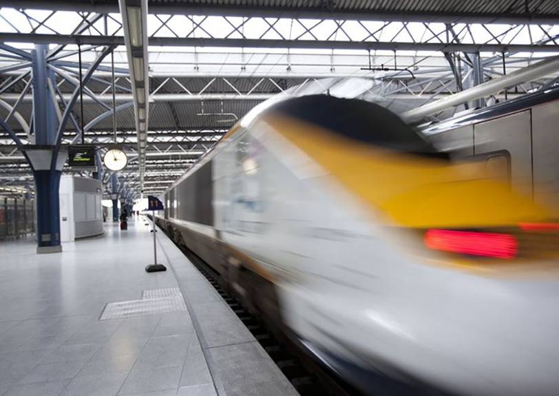 Eurostar-verkeer van en naar Londen opgeschort door persoon op de