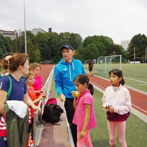 Chris van San, dertig jaar trainer van de Brusselse Atletiekvereniging (BAV)