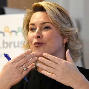 Persconferentie van minister voor Huisvesting, Levenskwaliteit, Leefmilieu en Energie Céline Fremault over de start van de lage emissiezone in Brussel op 1 januari 2018