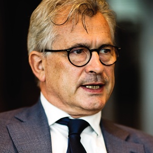 Bernard Clerfayt (Défi), Minister van Werk, Beroepsopleiding, Lokale Besturen, Digitalisering, Dierenwelzijn en Kinderbijslag lg 5