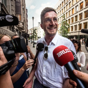 24 juni 2019: start van de onderhandelingen voor de vorming van de Brusselse regering met Pascal Smet (One.brussels) voor de microfoon van BRUZZ