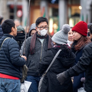 20200311 Mensen dragen mondmaskers uit vrees voor besmettingmet het coronavirus (Covid-19) in Brussel