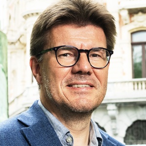 Sven Gatz (Open VLD), Minister van de Brusselse Hoofdstedelijke Regering, belast met financiën, begroting, openbaar ambt, promotie van meertaligheid en het imago van Brussel