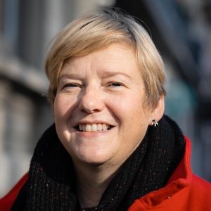 Tania Dekens, leidend ambtenaar bij de Brusselse welzijnsinstelling Iriscare