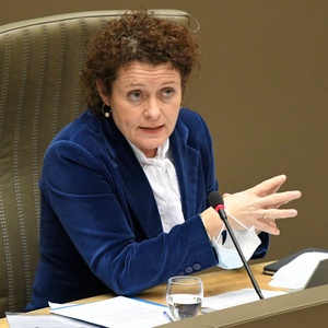 Vlaams minister van Mobiliteit Lydia Peeters (Open VLD) in het Vlaams Parlement