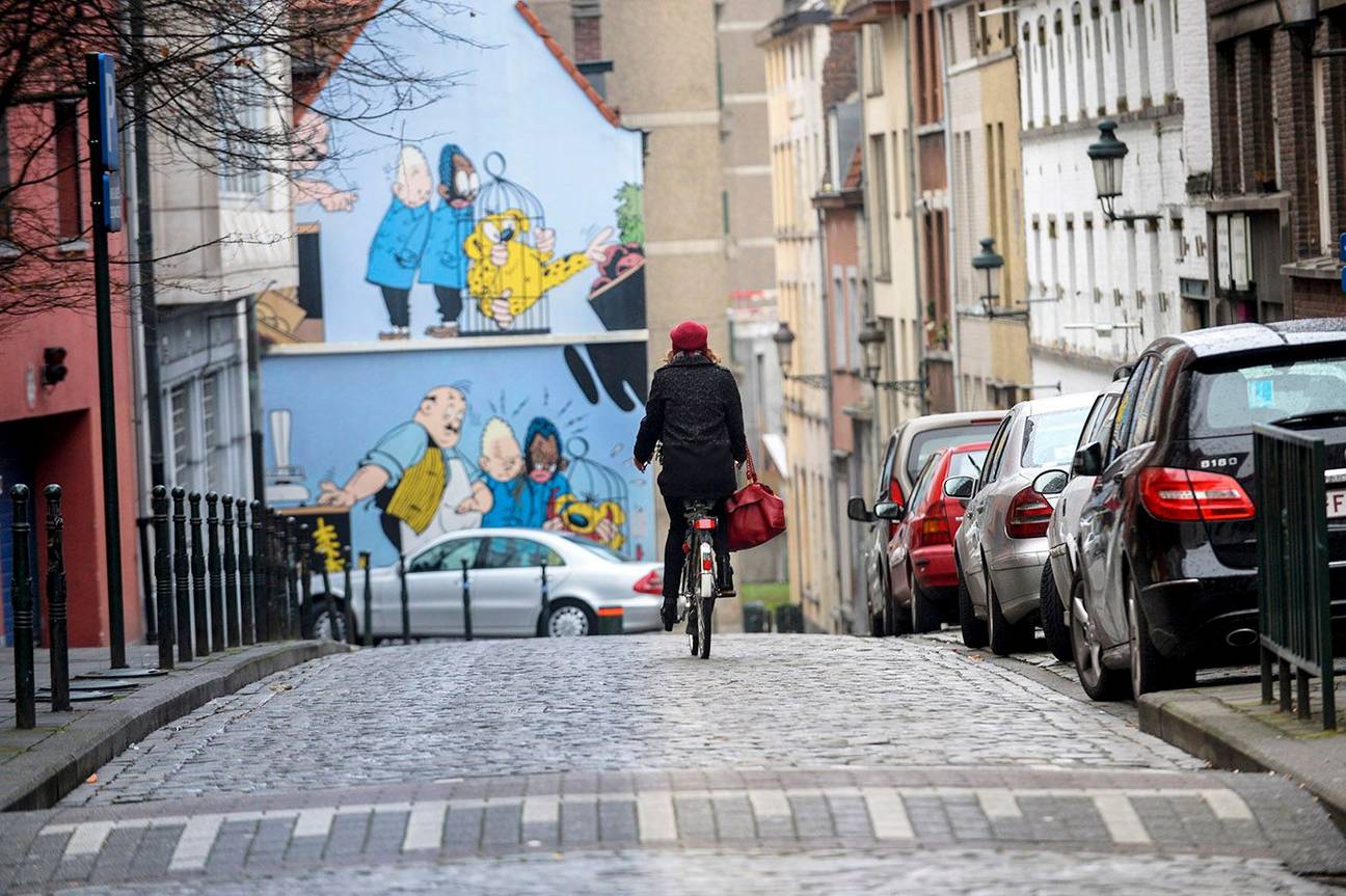 De Marollen zoals we die vandaag kennen, kenden eerst geen meervoud. Marolle verwees naar het hoerige gedrag in de befaamde rosse buurt.