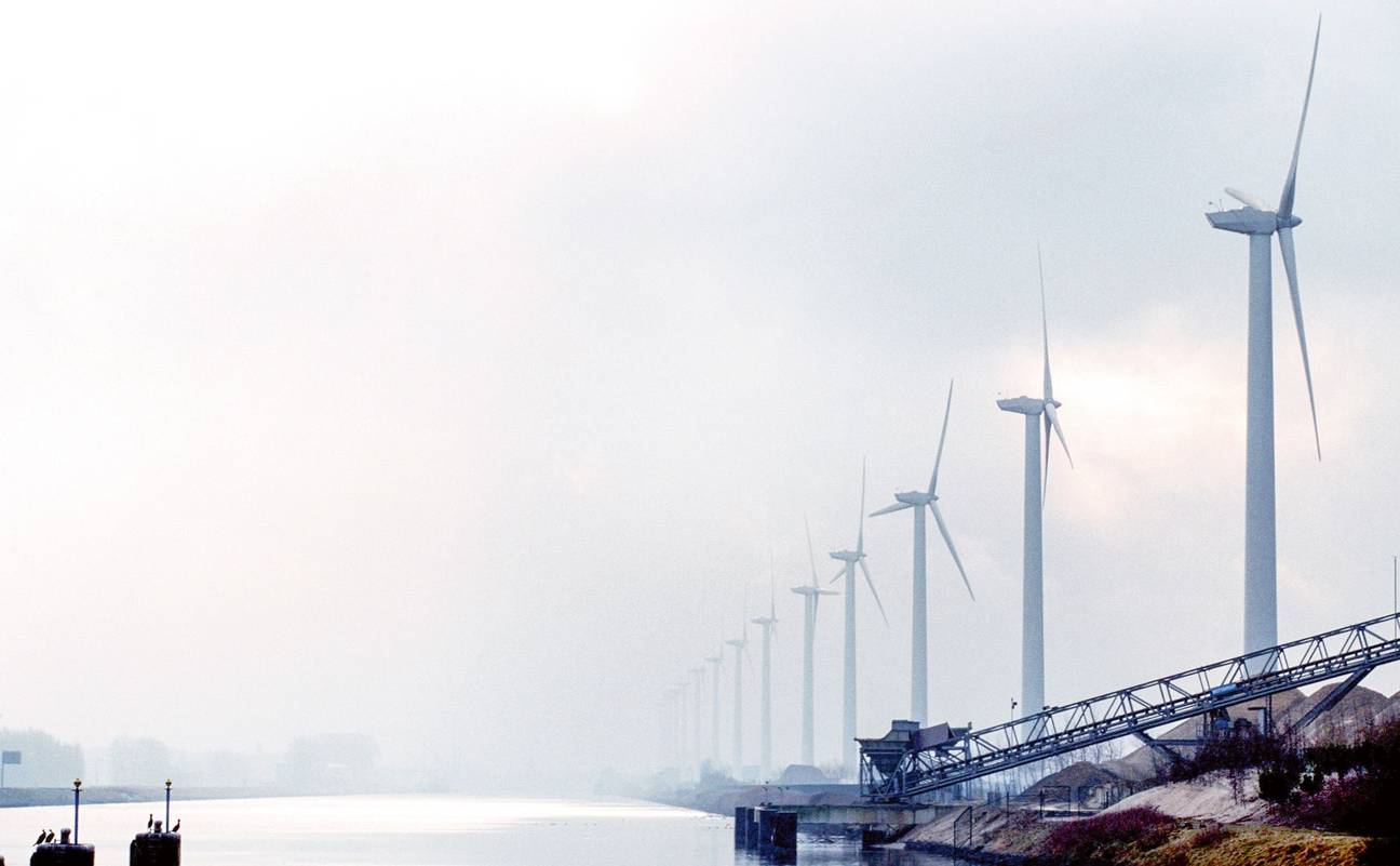 Krijgen we binnenkort zulke windmolens zoals hier in Brugge te zien in de kanaalzone? "Het kan zeker," zegt energiespecialist Bram Claeys