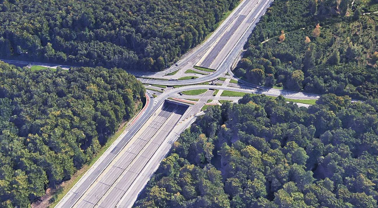 De Leonardtunnel, onder het knooppunt het Leonardkruispunt