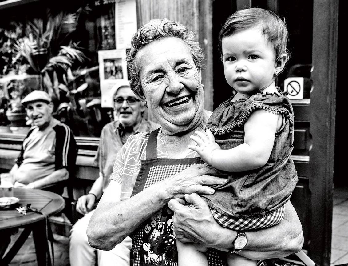 Mercedes Aranguez Tornin, cafébazin