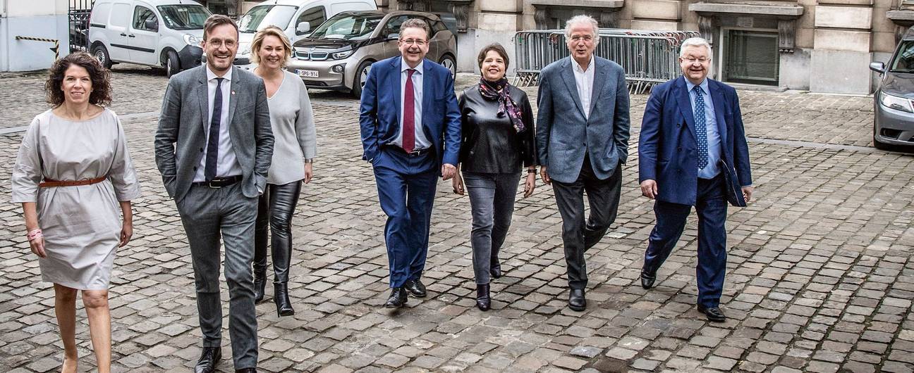 De leden van de_Brusselse regering van Rudi Vervoort (met uitzondering van Fadila Laanan)