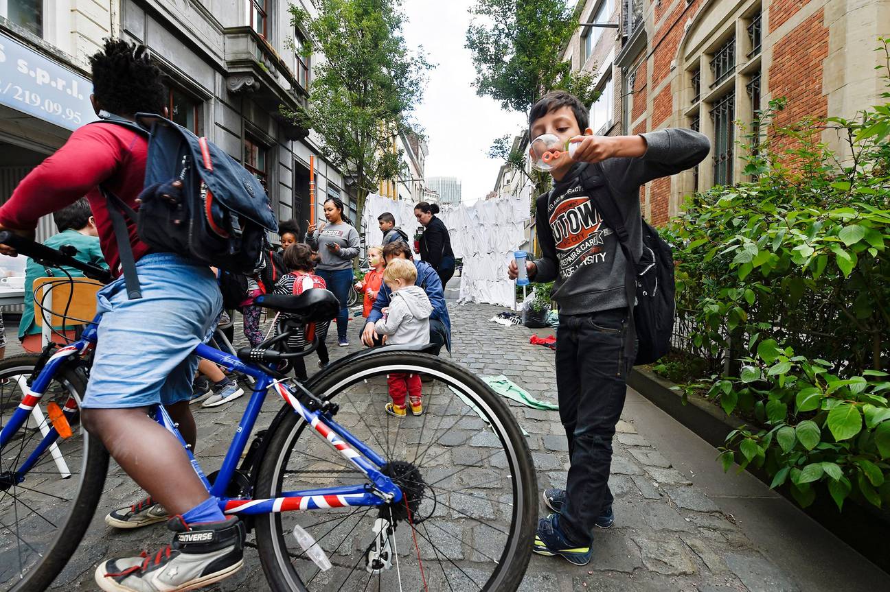 22 juni 2018: feestelijkheden bij de eerste dagelijks afgesloten straat omdat er een school gevestigd is. Sint-Joost-aan-Zee, in de Grensstraat, in aanwezigheid van Pascal Smet (SP.A) en Sven Gatz (Open VLD.)