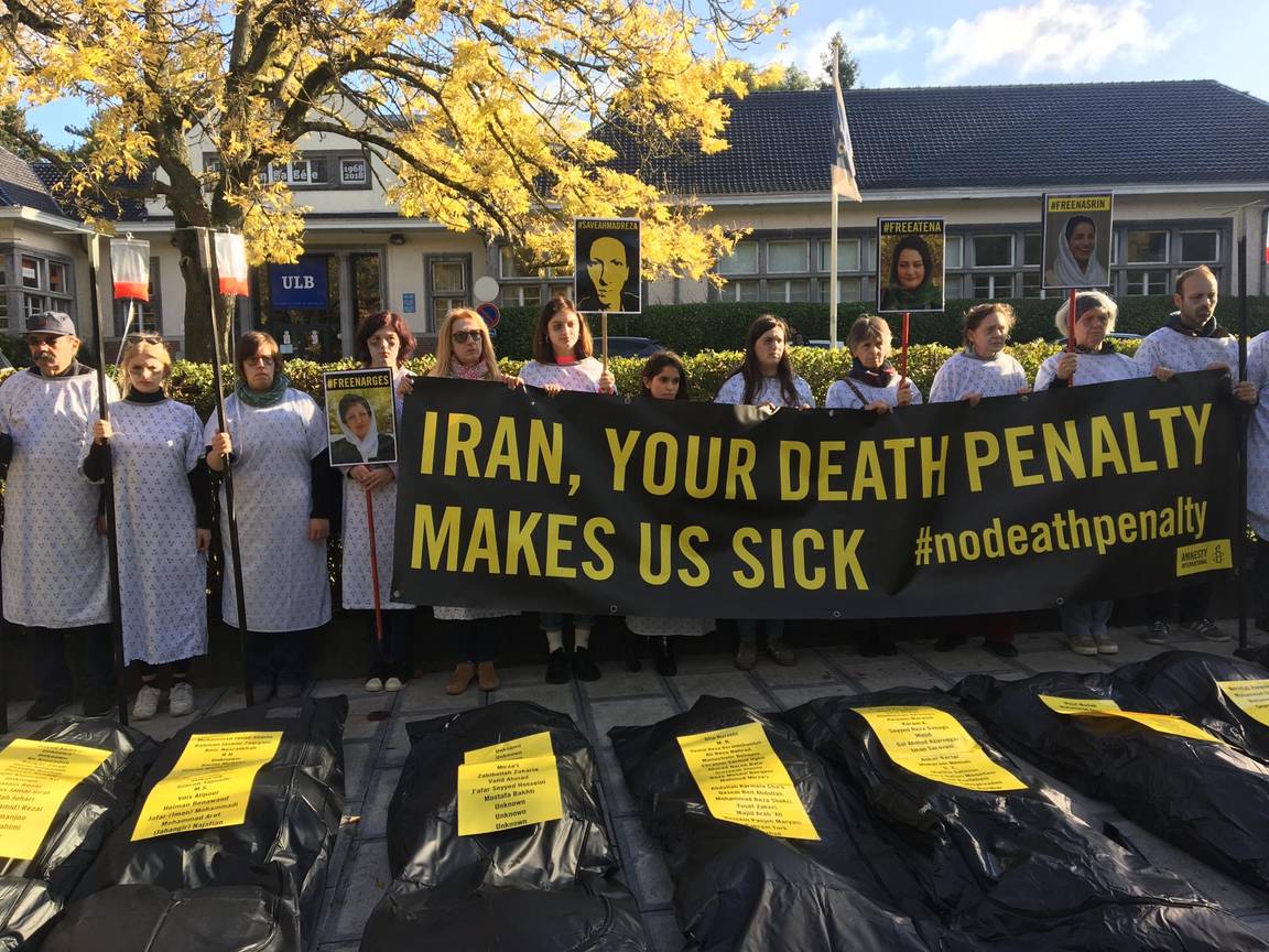Betogers in Brussel eisen veroordeling van Iran voor misdaden tegen de ...