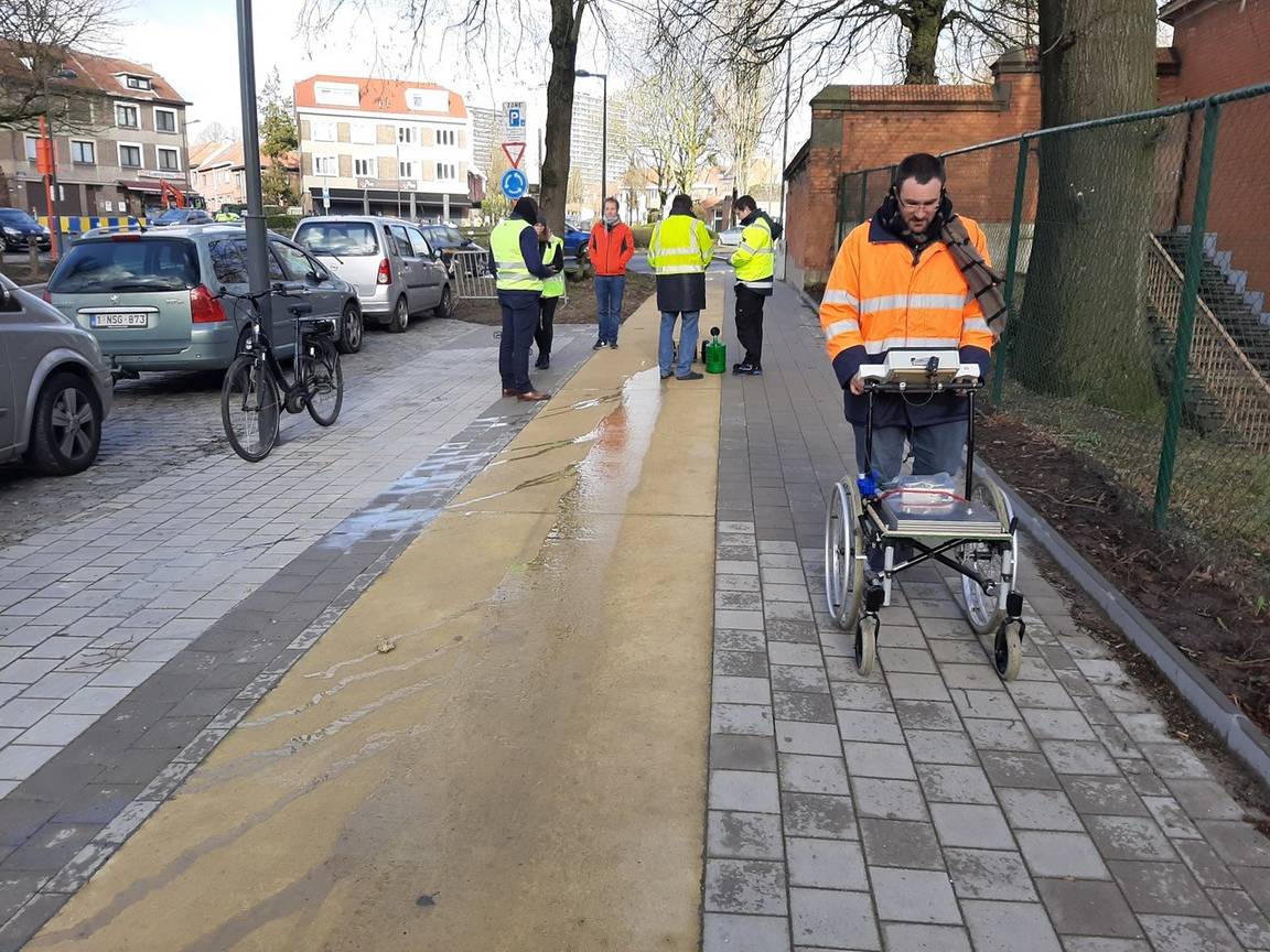 meetstoel stoepen trottoirs brussel mobiliteit