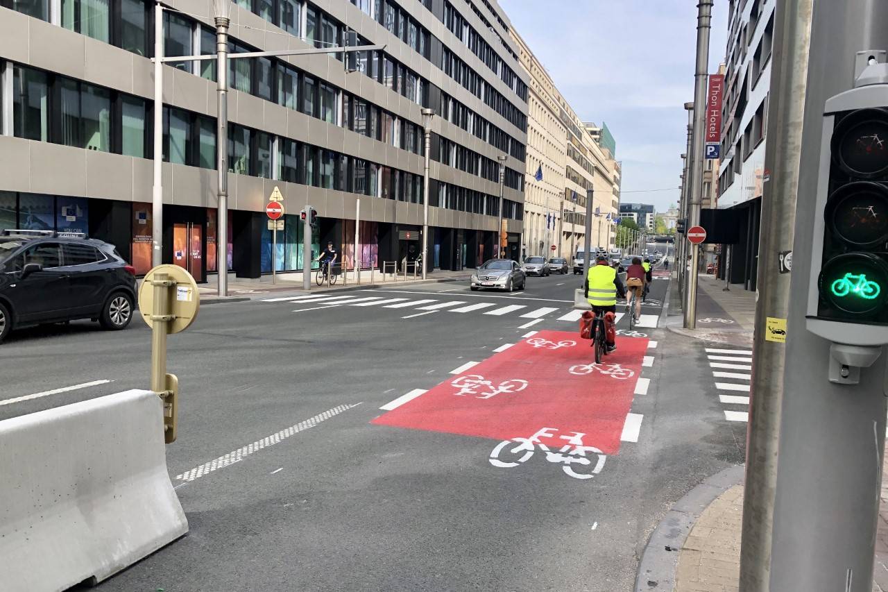 fietspad coronafietspad wetstraat verkeerslicht