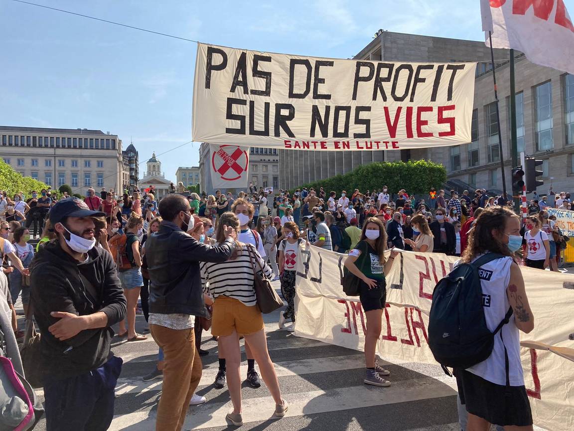 Vierduizend Betogers Op Manifestatie Voor De Zorg, Tientallen Mensen ...