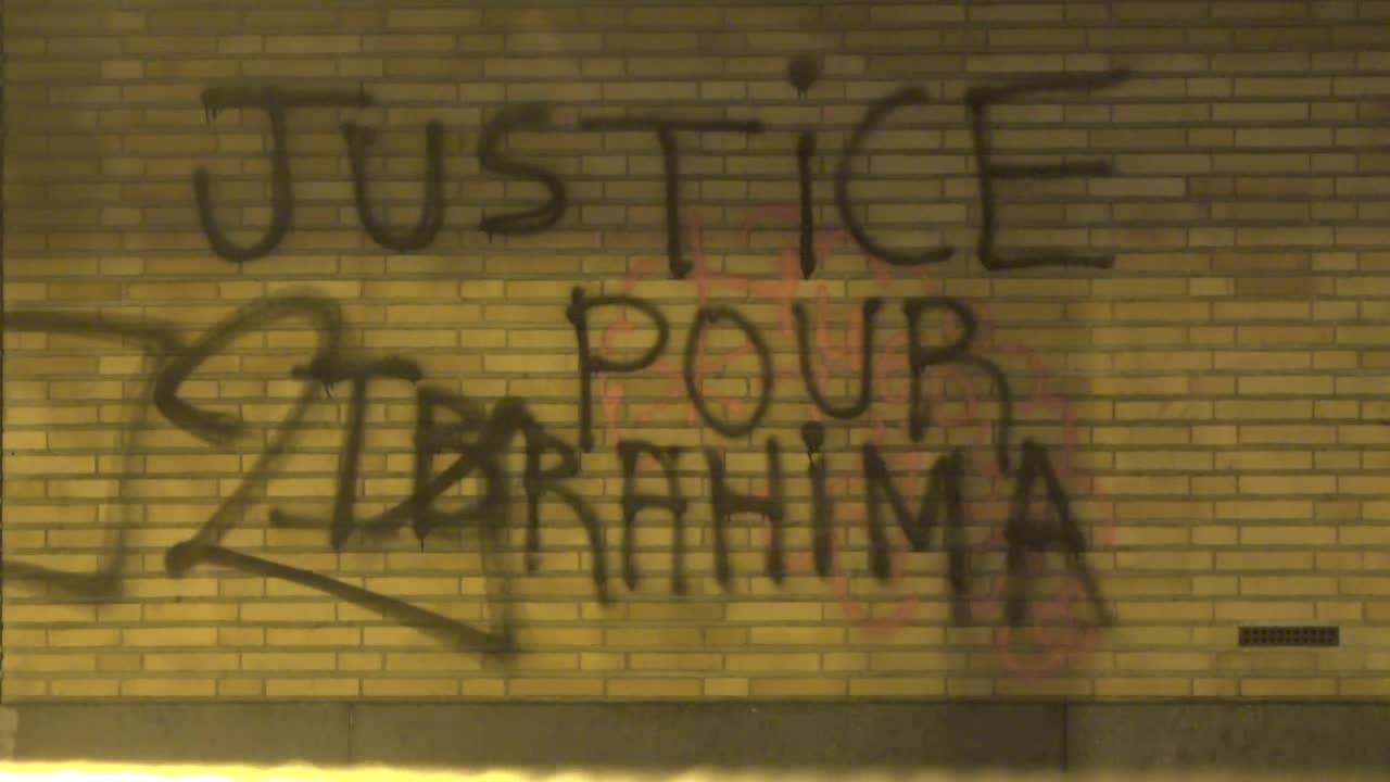 Tag Voor Ibrahima Aan Politiecommissariaat Brussel-Noord | BRUZZ