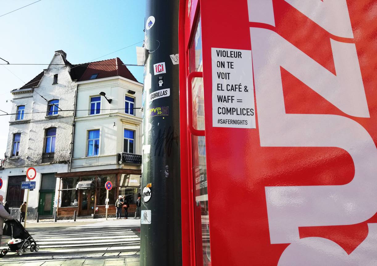 El Café en Waff, cafés in de uitgaansbuurt bij de begraafplaats van Elsene, waar een barman vrouwelijke bezoekers zou gedrogeerd en verkracht hebben.